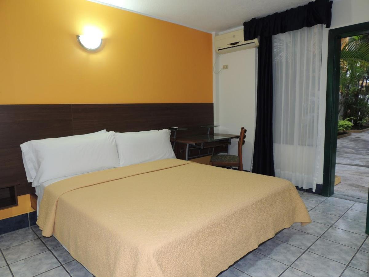 Hotel Club Del Sol Atacames Kültér fotó
