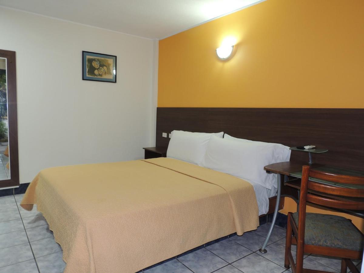 Hotel Club Del Sol Atacames Kültér fotó